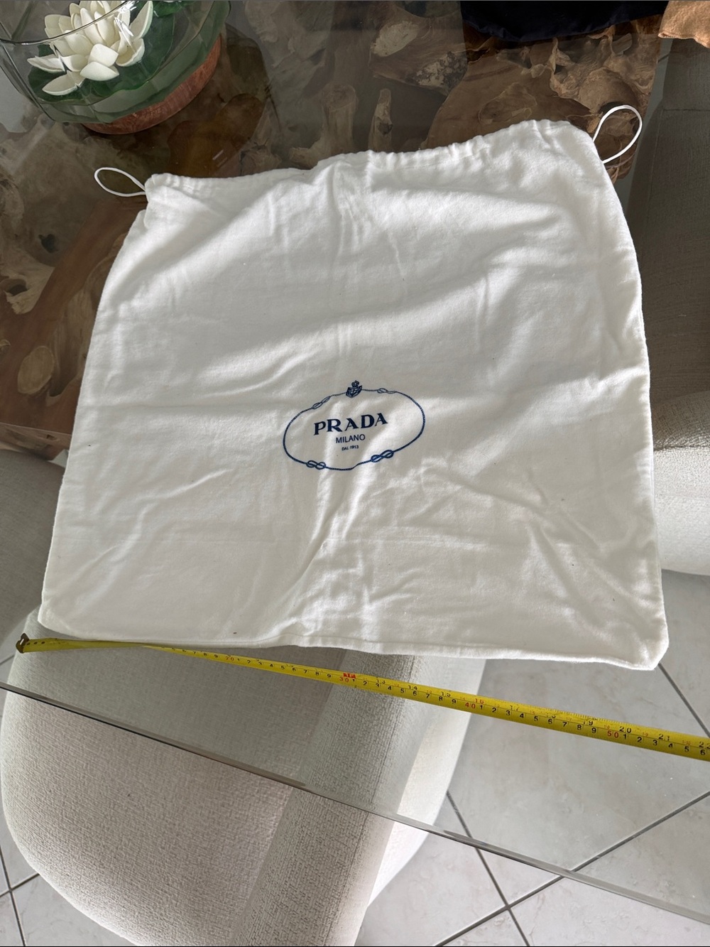Spreads fabric dust bag